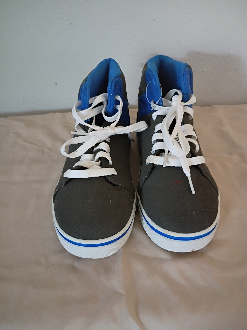 OP Kids High-Top Sneakers in Gray and Blue